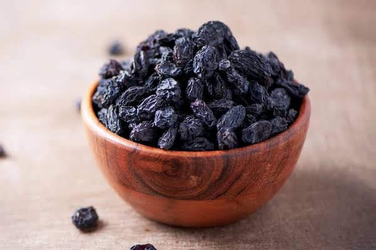 مویز ممتاز دارای رنگ طبیعی و قند کنترل شده